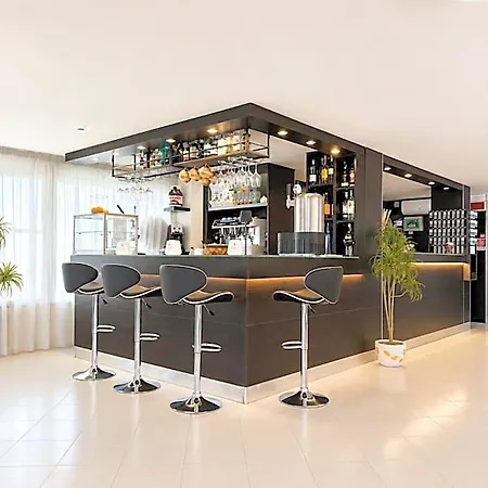 Hotel Tyc 3*
