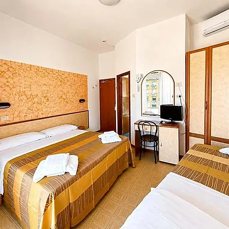 Hotel Tyc 3*